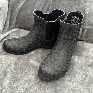 Roma size 10 rain boots